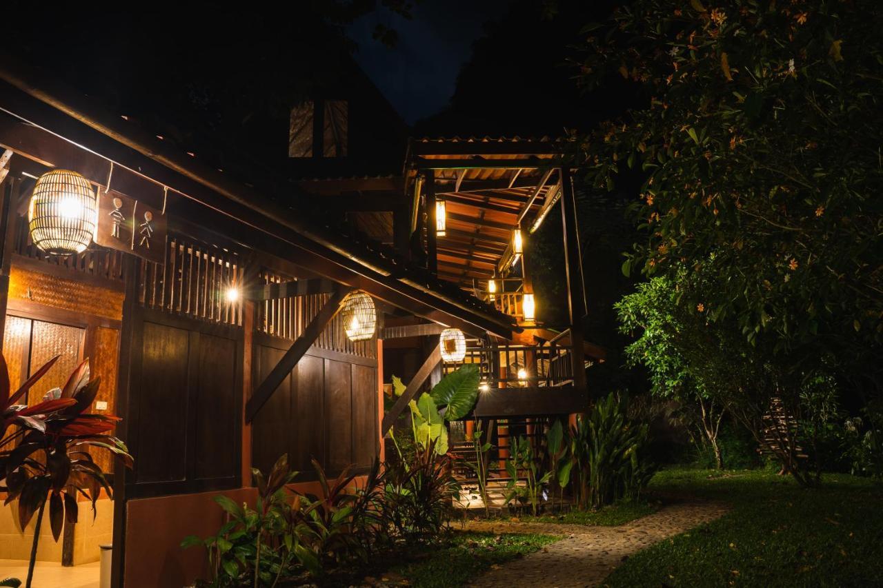 Hotel Our Jungle House Khao Sok National Park Exterior foto
