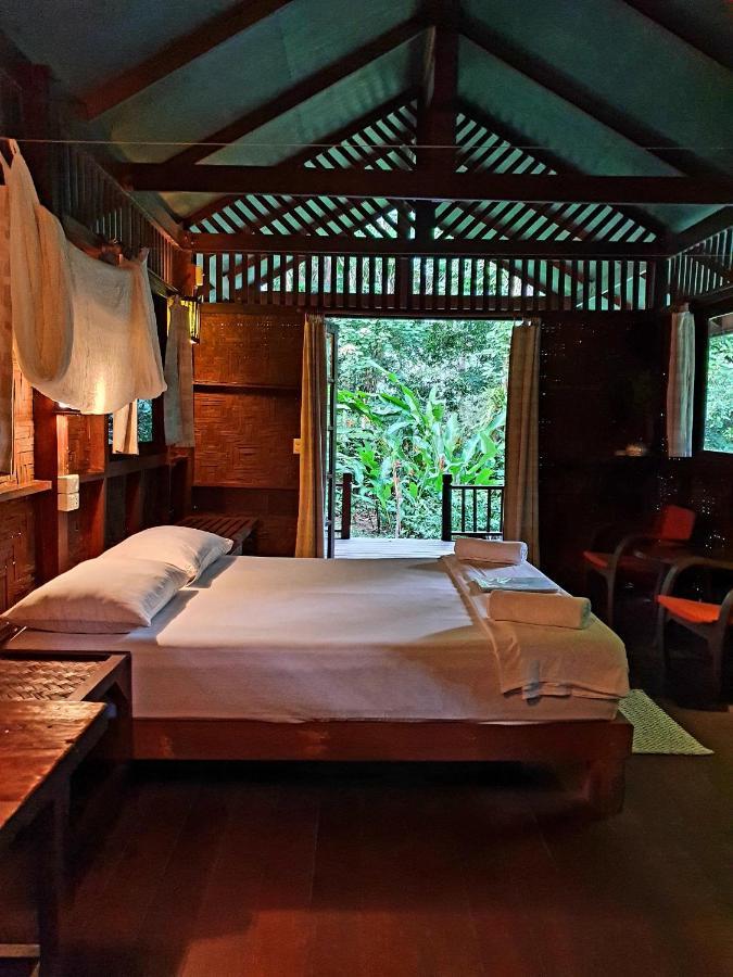 Hotel Our Jungle House Khao Sok National Park Exterior foto